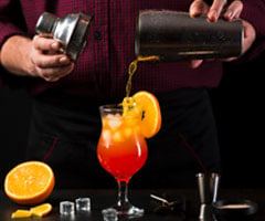 Shaker und Cocktail